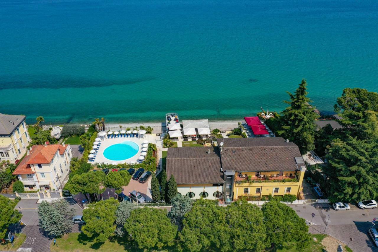 Отель Lido International Дезенцано-дель-Гарда Экстерьер фото