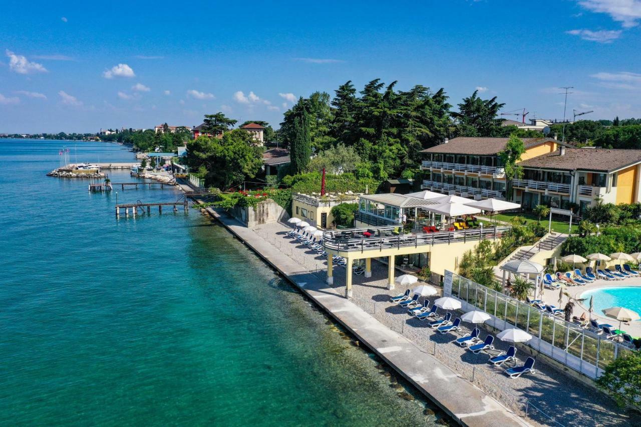 Отель Lido International Дезенцано-дель-Гарда Экстерьер фото